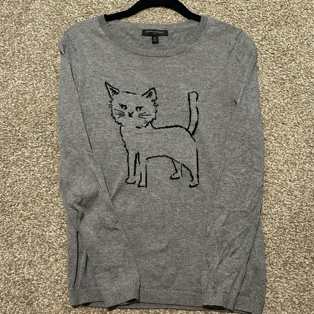 Super cute gray sweater